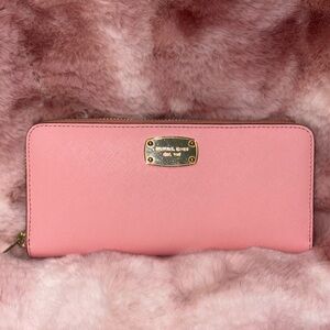 ✨ Michael Kors Pink Wallet